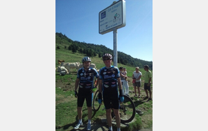 Laurent Magnen et Olivier Lucas de la Roue Pluherlinoise au sommet du Col d'Aspin 1489m 