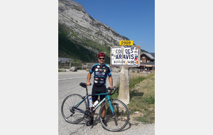 Sébastien Poullin Roue Pluherlinoise au Col des Aravis 1498m