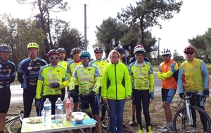 Un GRAND MERCI à Daniel, et Nathalie et Louane qui ont préparé ce ravitaillement et qui nous attendaient sur place sous un vent plutôt frais ce matin.